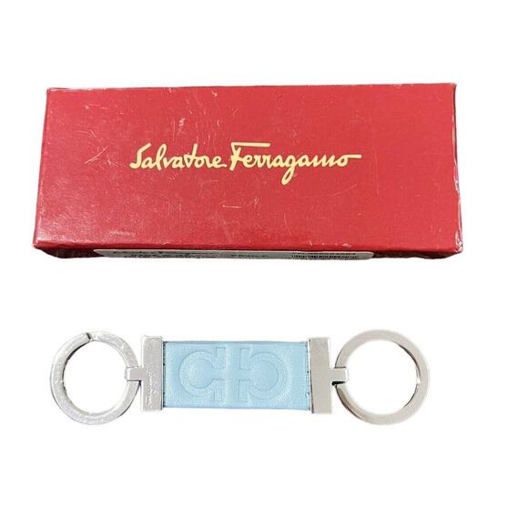 Salvatore Ferragamo Baby Blue Leather Unisex Key Ring NWT - Picture 1 of 3